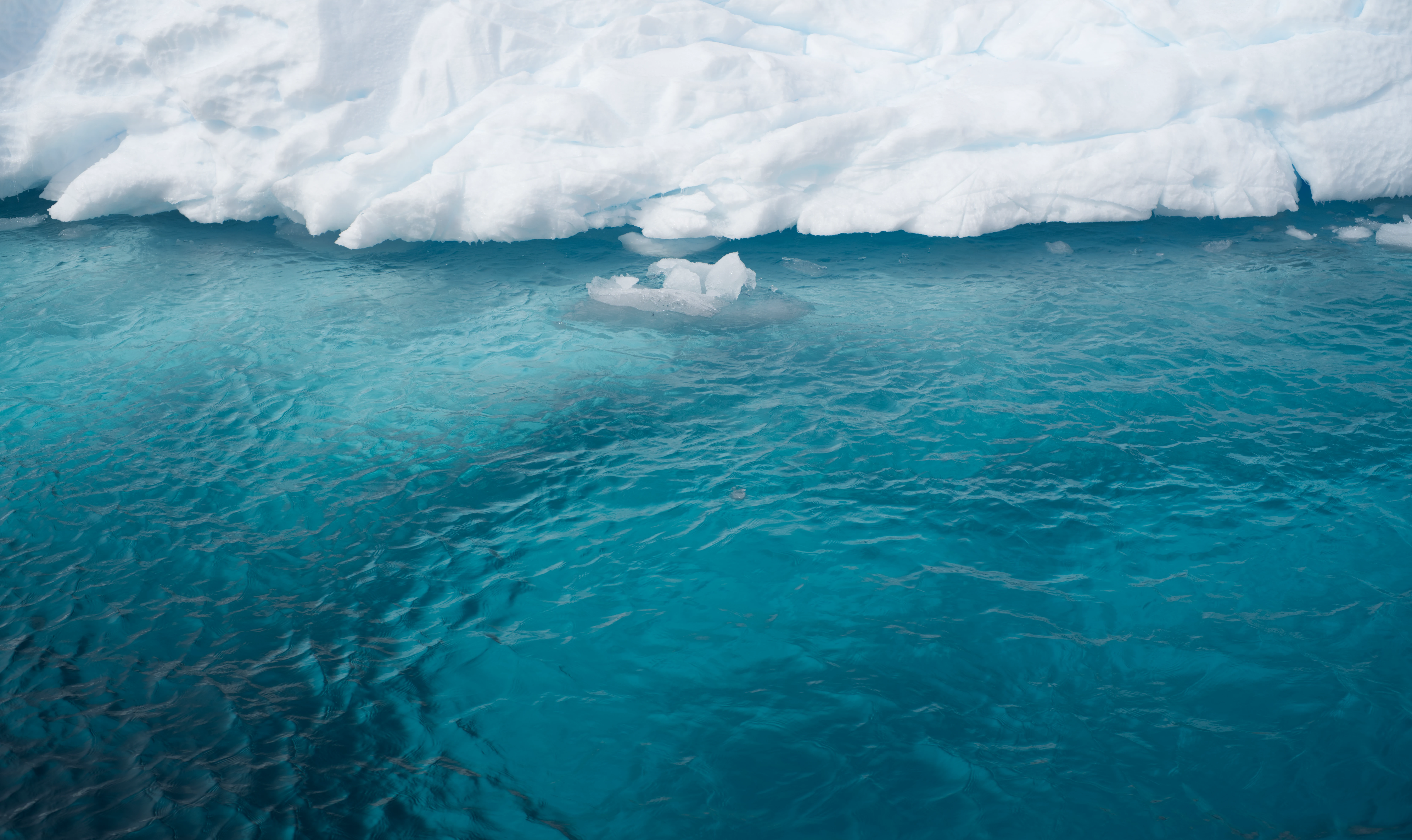 Le bleu sous l'iceberg